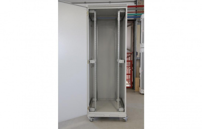 Шкаф телекоммуникационный напольный 19",42U(800x800), ШТ-НП-42U-800-800-П, передняя дверь перфорированная ССД